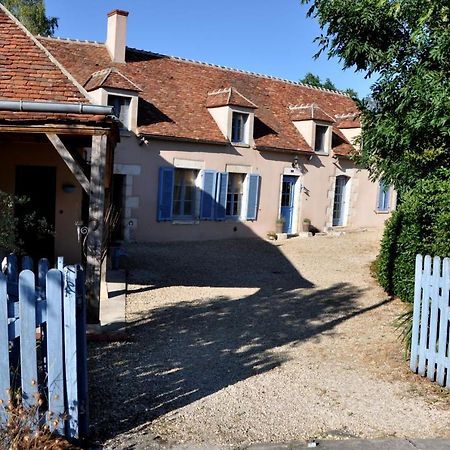 Le Vieux Saule Hotel Saints-en-Puisaye Bagian luar foto