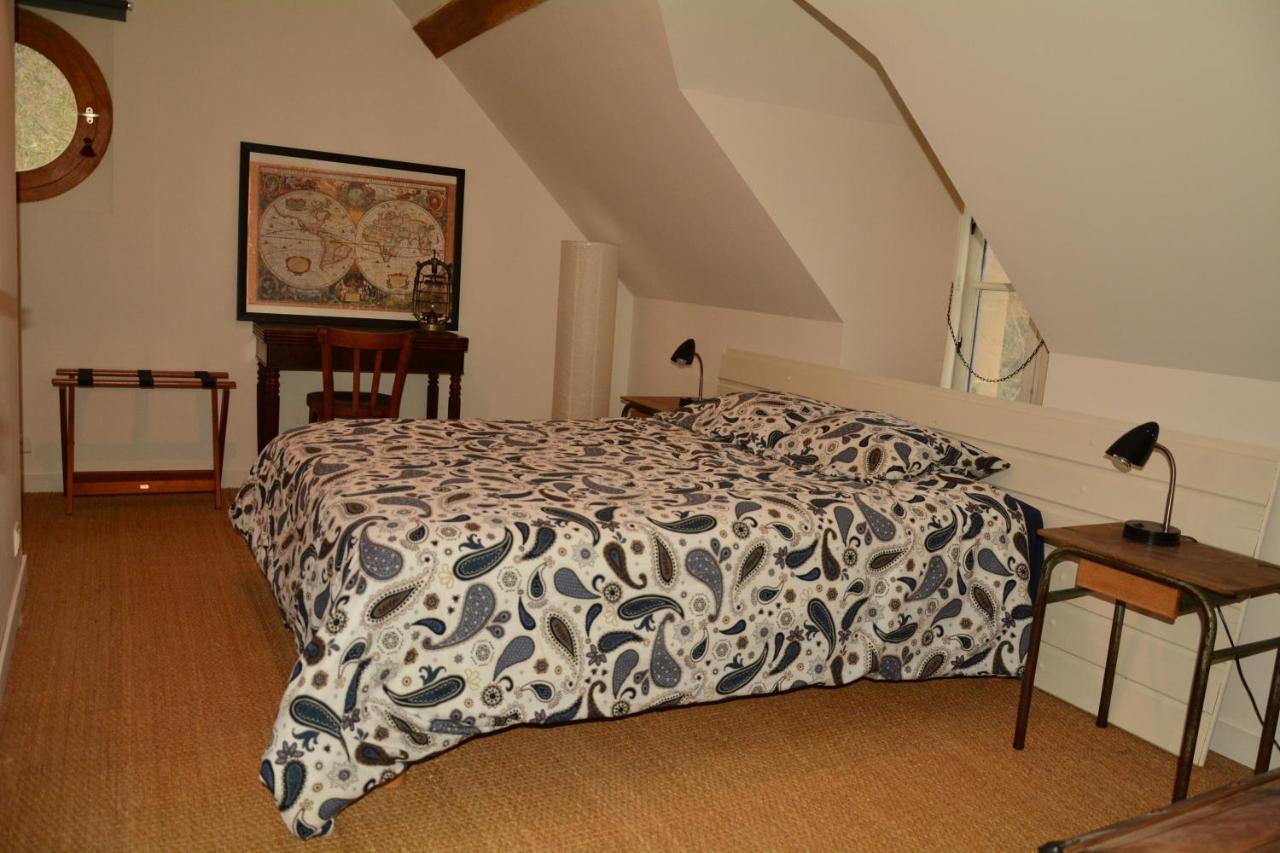 Le Vieux Saule Hotel Saints-en-Puisaye Bagian luar foto